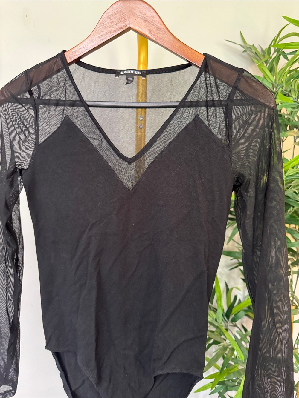 Express Black Mesh Sleeve V-Neck Bodysuit - Sleek Women's Top S - Picture 3 of 9